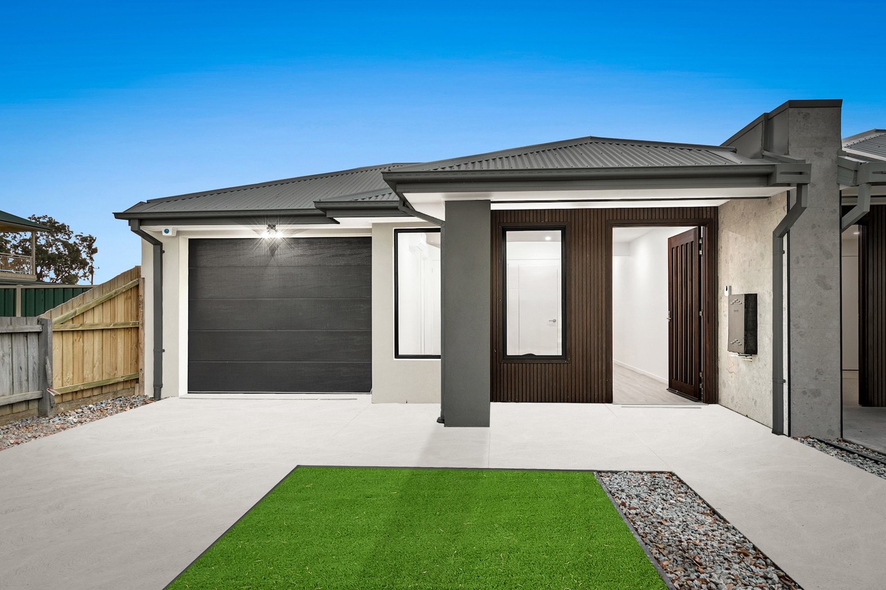 Craigieburn SIL Home ensuite bedroom